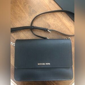 Michael Kors Daniela Large Saffiano Leather Crossbody Bag
